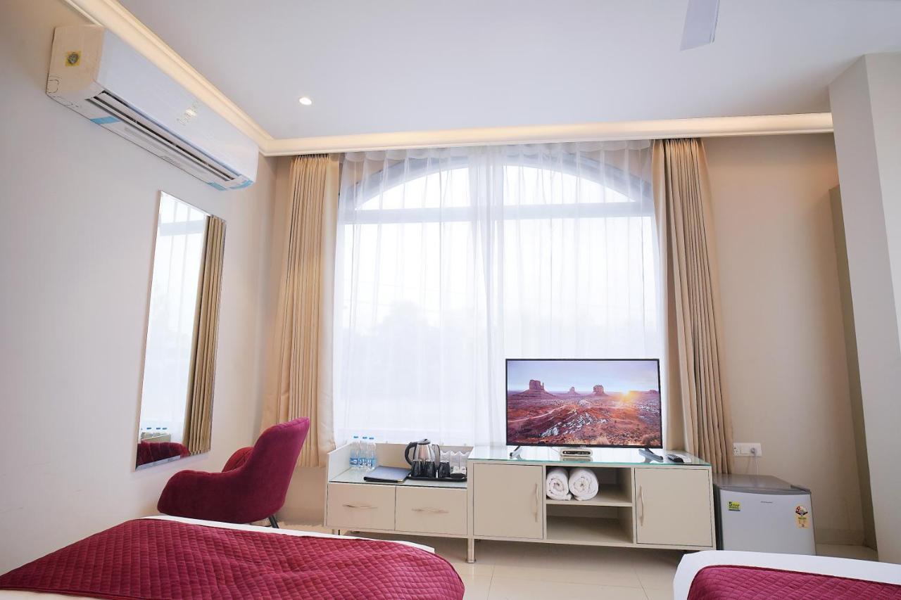 Hotel Green Land Heights Amritsar Esterno foto