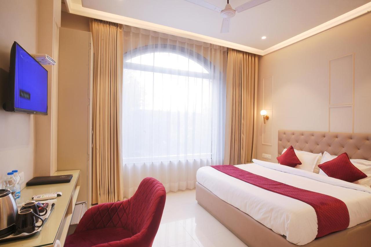 Hotel Green Land Heights Amritsar Esterno foto